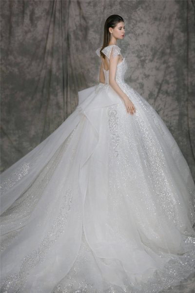 星鑽刺繡 白紗 |台北法國巴黎婚紗|蓬裙層次與光澤細節