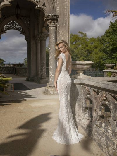 蕾絲雕花魚尾 禮服 |台北法國巴黎 婚紗 |魚尾裙身線條展示