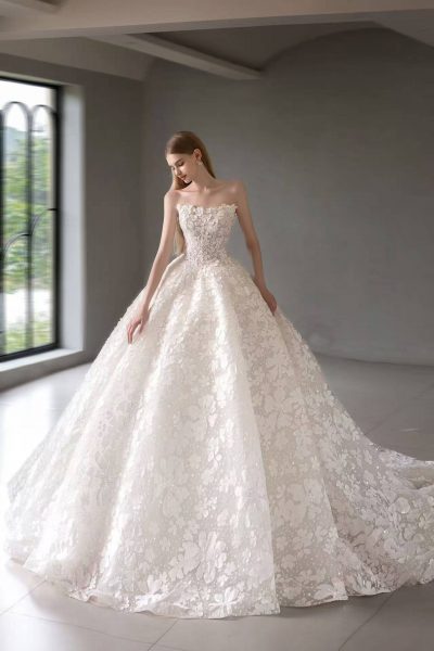 立體花瓣球裙 白紗 |台北法國巴黎 婚紗 |胸口花瓣立體堆疊